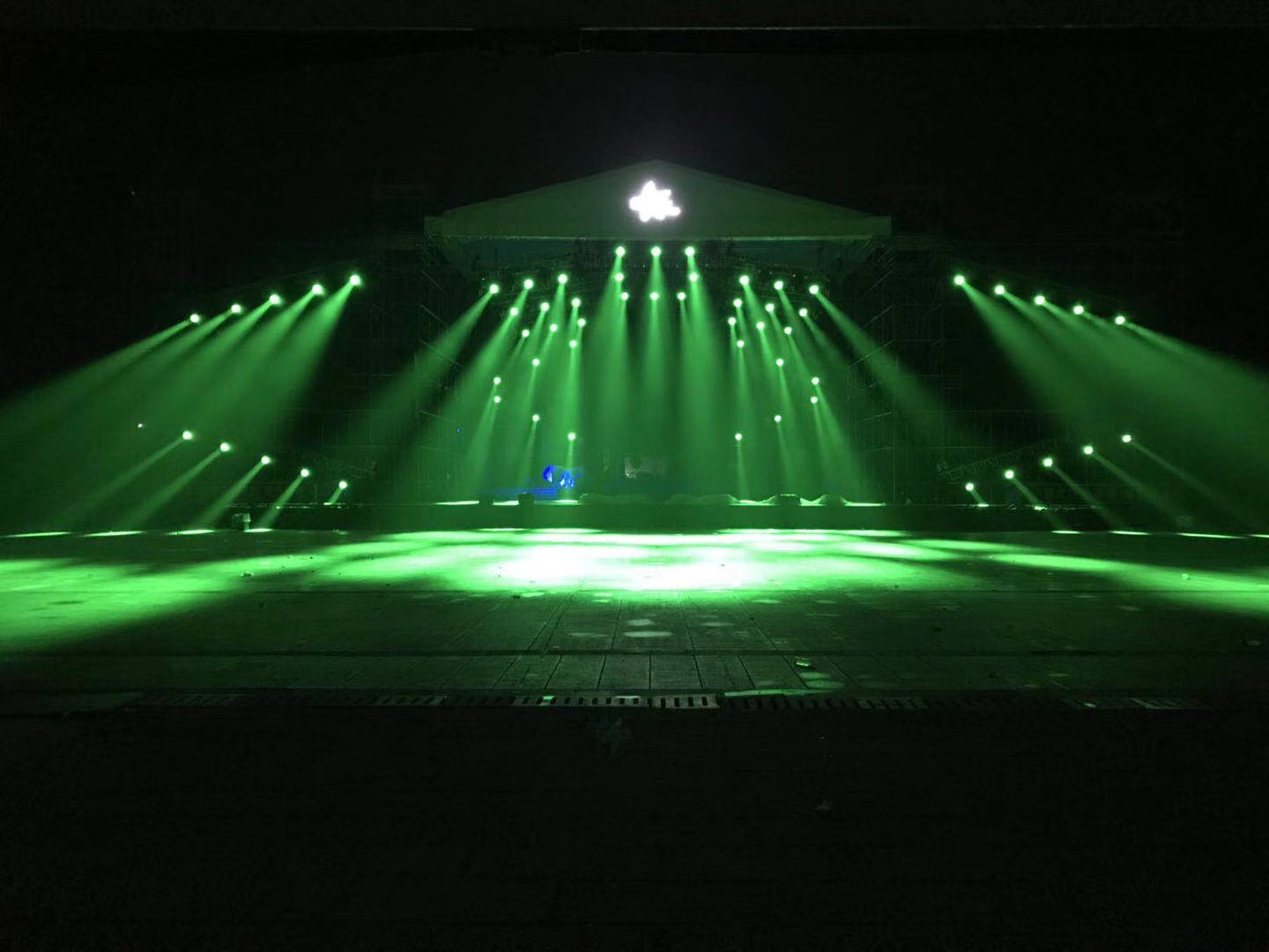 江苏K15LED 摇头灯 2020 K15 LED moving head light project in China Jiangsu Province